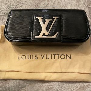 Louis Vuitton Epi Sobe clutch